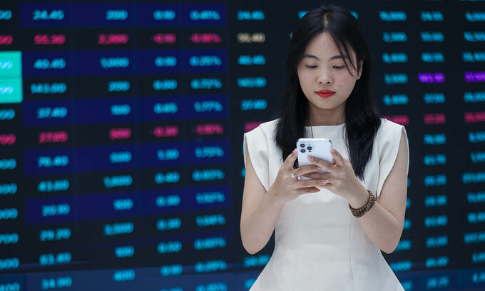 World’s second largest asset manager Vanguard to pour .5B into Vietnam stocks World’s second largest asset manager Vanguard to pour .5B into Vietnam stocks