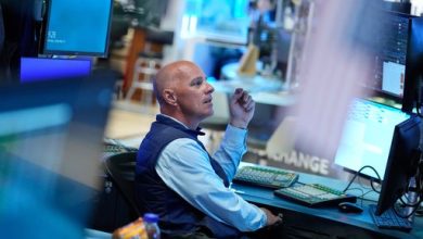 US stocks drift toward the finish of a winning week