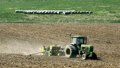 He Planned to Retire From Deere in October 2027. One Day Could Cost Him a ,000 Retirement Bonus.