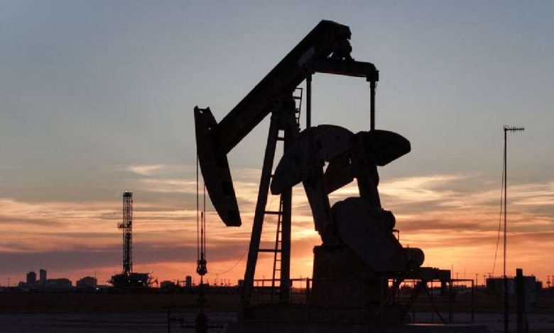Oil tops 0, stocks slide as Middle East tensions escalate