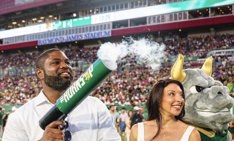 Candidates’ appearance at a USF football game sparks debate Candidates’ appearance at a USF football game sparks debate