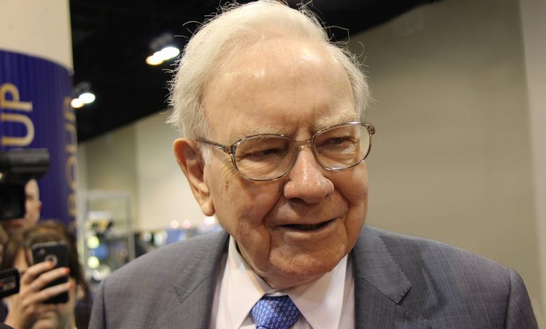If I Were in My 20s, I’d Buy This Vanguard ETF Warren Buffett Recommended and Hold It Forever